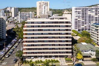 The Oahuan Tower in Honolulu, HI - Building Photo - Building Photo