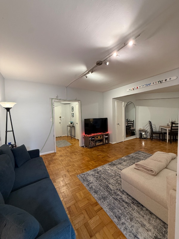 2500 Q St NW in Washington, DC - Building Photo - Building Photo