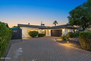 8614 E Jackrabbit Rd in Scottsdale, AZ - Building Photo