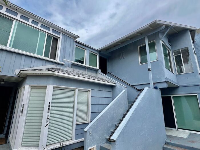 1364 1/2 Pacific Beach Dr in San Diego, CA - Building Photo
