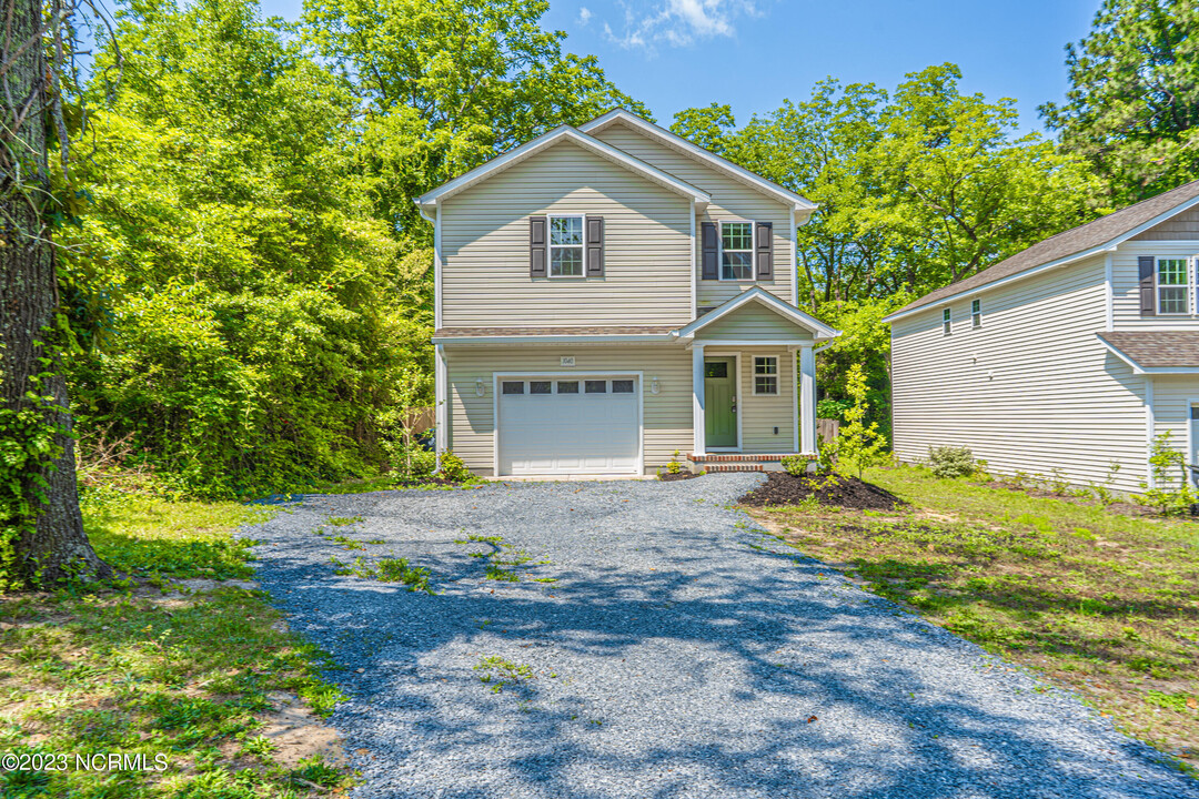 1040 W Indiana Ave in Southern Pines, NC - Building Photo