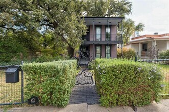 813 1/2 E 13th St in Austin, TX - Building Photo - Building Photo