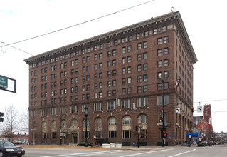 1105-1111 Elm St in Cincinnati, OH - Foto de edificio - Building Photo