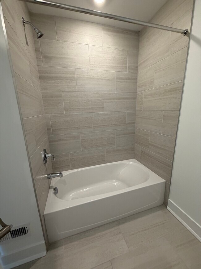 36 Primrose Ct in Englishtown, NJ - Building Photo - Building Photo