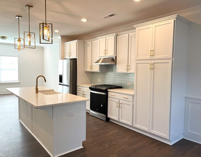 1225 Eastway Dr in Charlotte, NC - Building Photo - Building Photo