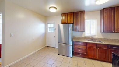 1536 9th St in Alameda, CA - Building Photo - Building Photo
