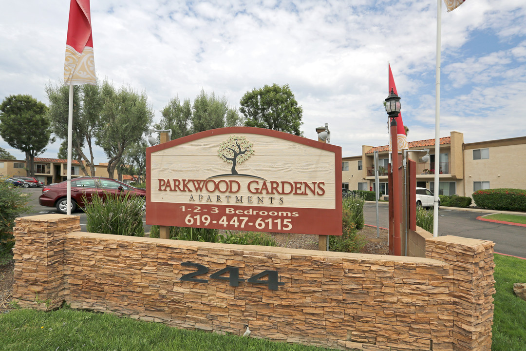 Parkwood Gardens in El Cajon, CA - Foto de edificio