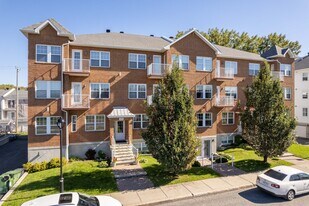 14660 Sherbrooke Rue E in Montréal, QC - Building Photo