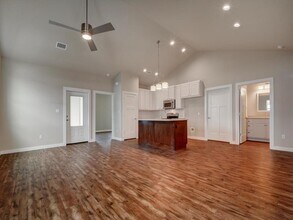 240 Rose Dr in Dripping Springs, TX - Building Photo - Building Photo