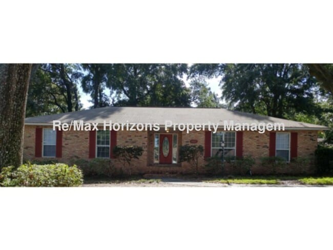 property at 4435 Roxborough Pl