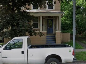 319 W Buffalo St in Ithaca, NY - Building Photo