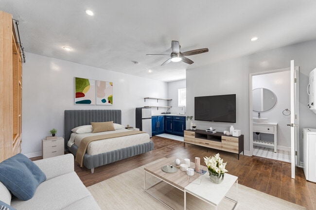 1344 N Lincoln St in Burbank, CA - Foto de edificio - Building Photo