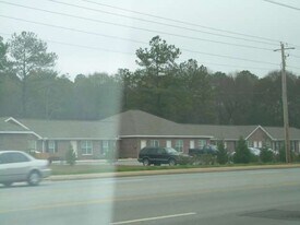 2211 Gillionville Rd in Albany, GA - Building Photo