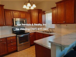 3934 Dartmouth Ave N in St. Petersburg, FL - Building Photo - Building Photo