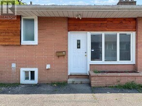 17 Dobbin Rd in Toronto, ON - Building Photo - Building Photo