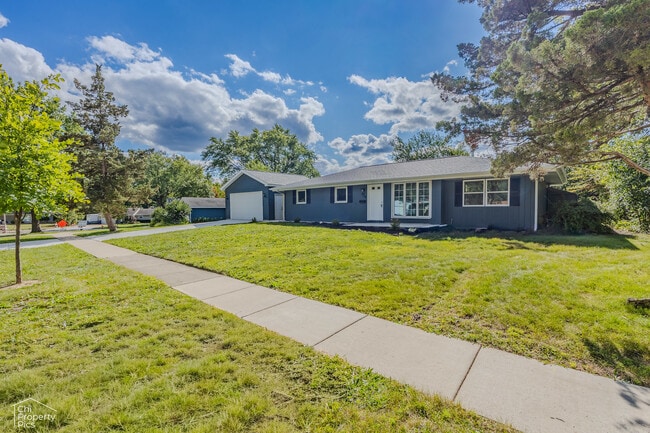 124 Westover Ln in Schaumburg, IL - Foto de edificio - Building Photo