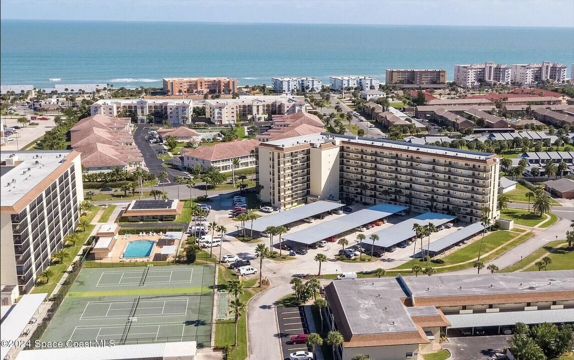 126 Lancha Cir in Indian Harbour Beach, FL - Building Photo
