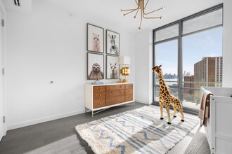 320 Adolphus Ave in Cliffside Park, NJ - Building Photo - Building Photo