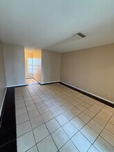 3907 NW 30th Terrace in Lauderdale Lakes, FL - Building Photo - Building Photo