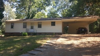 4620 Tennyson St in Jackson, MS - Building Photo