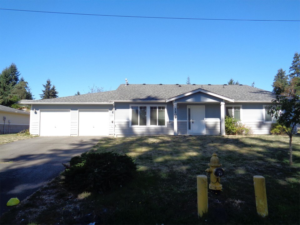 2409 Farrell Dr in Steilacoom, WA - Building Photo