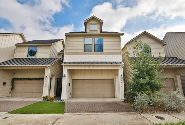 property at 1626 Northwood St