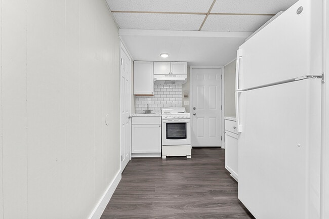 19162 Beech Daly in Redford Township, MI - Building Photo - Building Photo