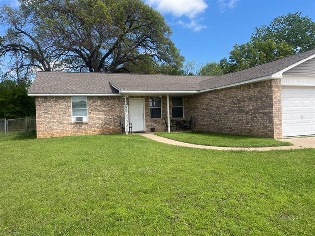208 Bobbie Ann Ct in Granbury, TX - Building Photo - Building Photo