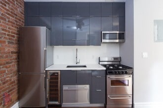 1590 Lexington Ave in New York, NY - Building Photo - Building Photo