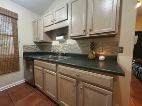 2142 Delta Way in Tallahassee, FL - Building Photo - Building Photo