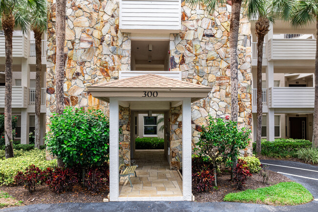 Commons at Wyndemere in Naples, FL - Building Photo - Building Photo