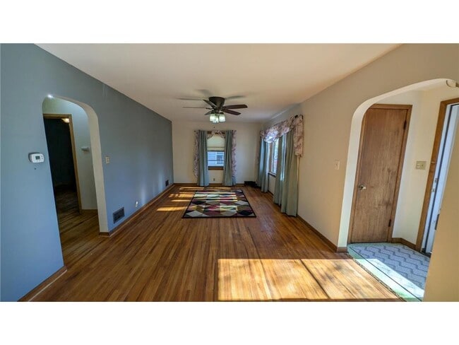 301 Giles Pl in Albert Lea, MN - Building Photo - Building Photo