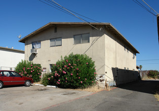 3331 Lerwick Rd in Sacramento, CA - Building Photo - Building Photo