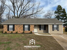 1620 Manchester Cove in Southaven, MS - Building Photo