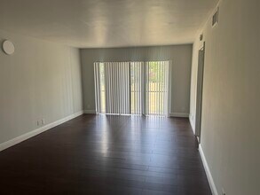 4871 Lake Aljaro Lk in Riviera Beach, FL - Building Photo - Building Photo