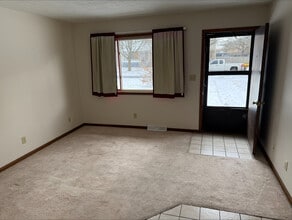 1283 California Ave, Unit 1283 in Akron, OH - Building Photo - Building Photo