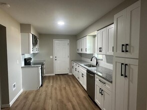 106 E Florida Ave in Waurika, OK - Building Photo - Building Photo