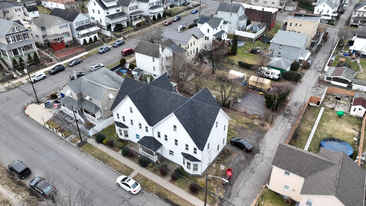 748 River St in Scranton, PA - Building Photo