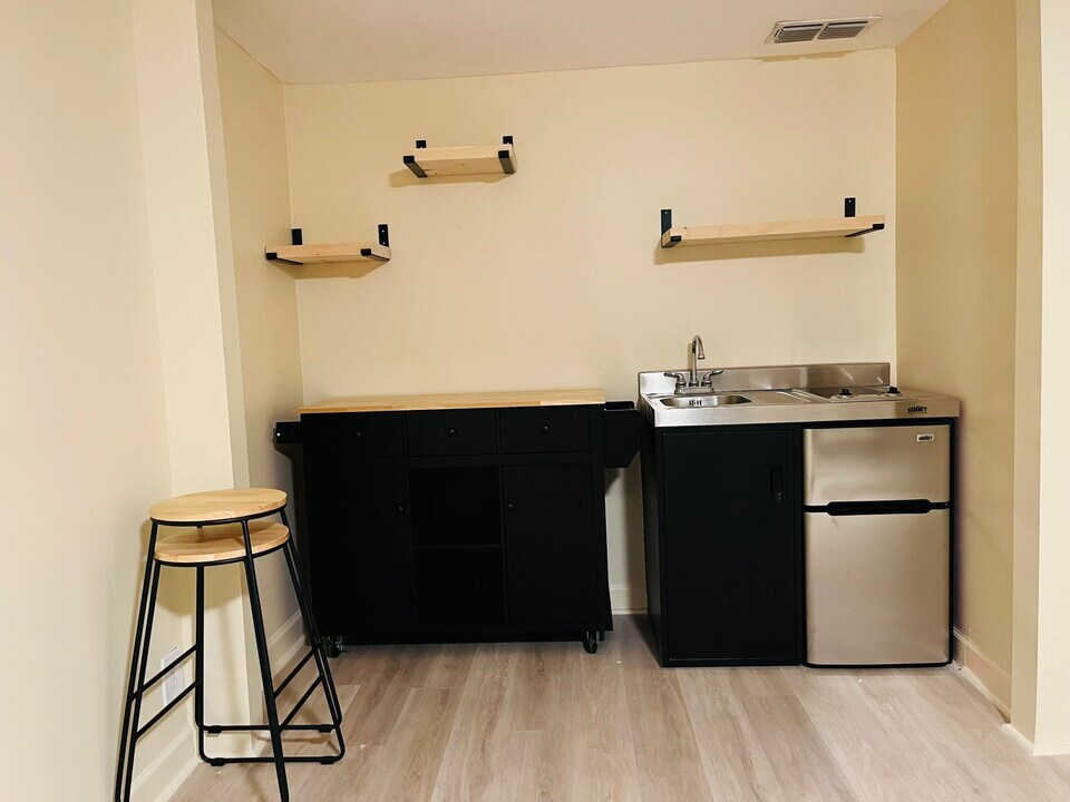 6752 NW 21st St, Unit Large Studio in Sunrise, FL - Foto de edificio