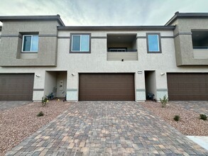 337 Laurel Peak Dr in Henderson, NV - Building Photo - Building Photo