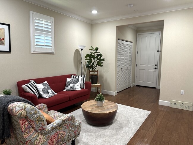 property at 496 Rialto Pl