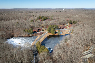 Pondcliff in Niantic, CT - Building Photo - Building Photo