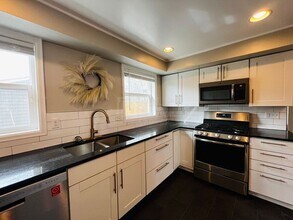 2000 W 47th Ave in Denver, CO - Building Photo - Building Photo