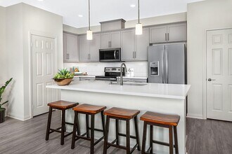 342 Fitzpatrick Rd, Unit 102 in San Marcos, CA - Building Photo - Building Photo