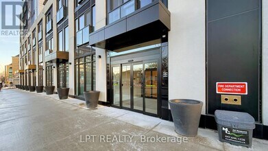 799 The Queensway in Toronto, ON - Building Photo - Building Photo