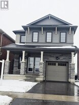 8 Toffee Trl in Hamilton, ON - Building Photo