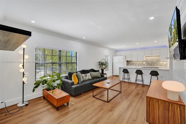 815 NE 28th St in Wilton Manors, FL - Building Photo - Building Photo