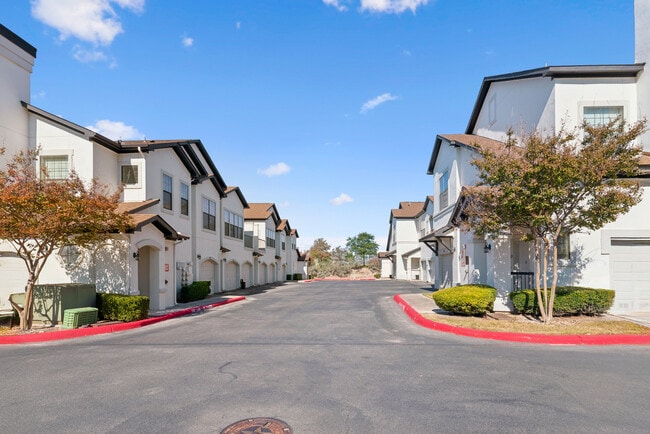Estates at Canyon Ridge in San Antonio, TX - Building Photo - Building Photo