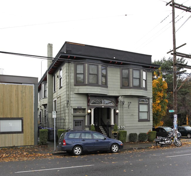 Hollingworth House in Portland, OR - Foto de edificio - Building Photo