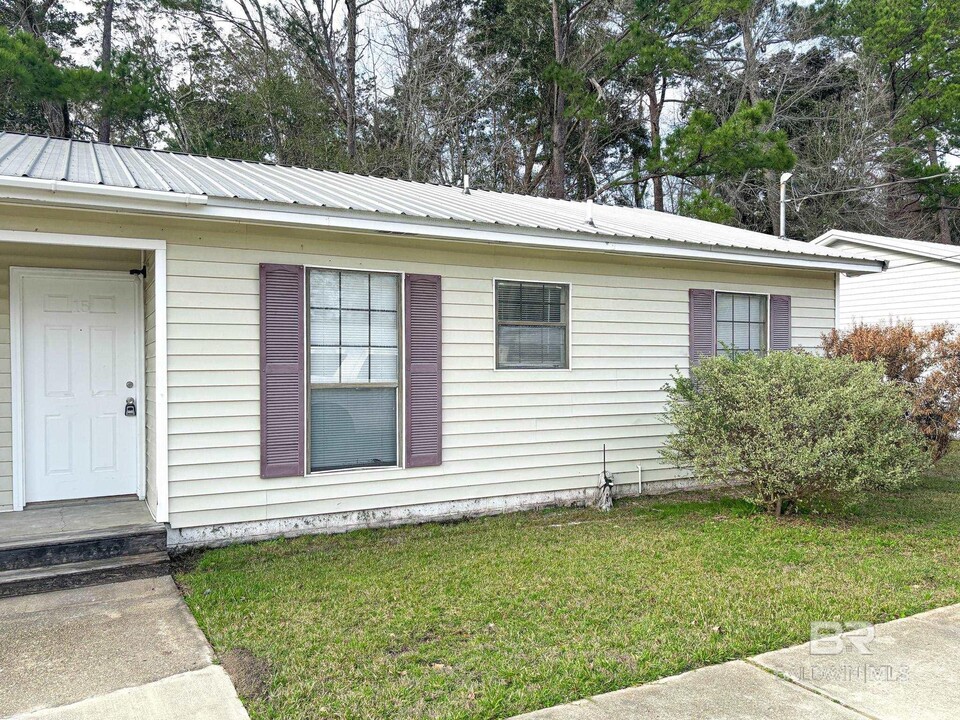 6415 Schoel Ln in Gulf Shores, AL - Building Photo